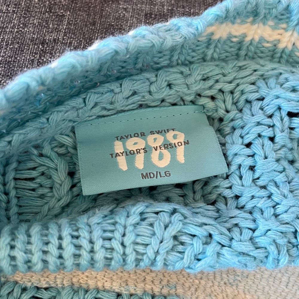Taylor Swift Light Blue 1989 Cable Knit Cardigan size M/L - Picture 4 of 5